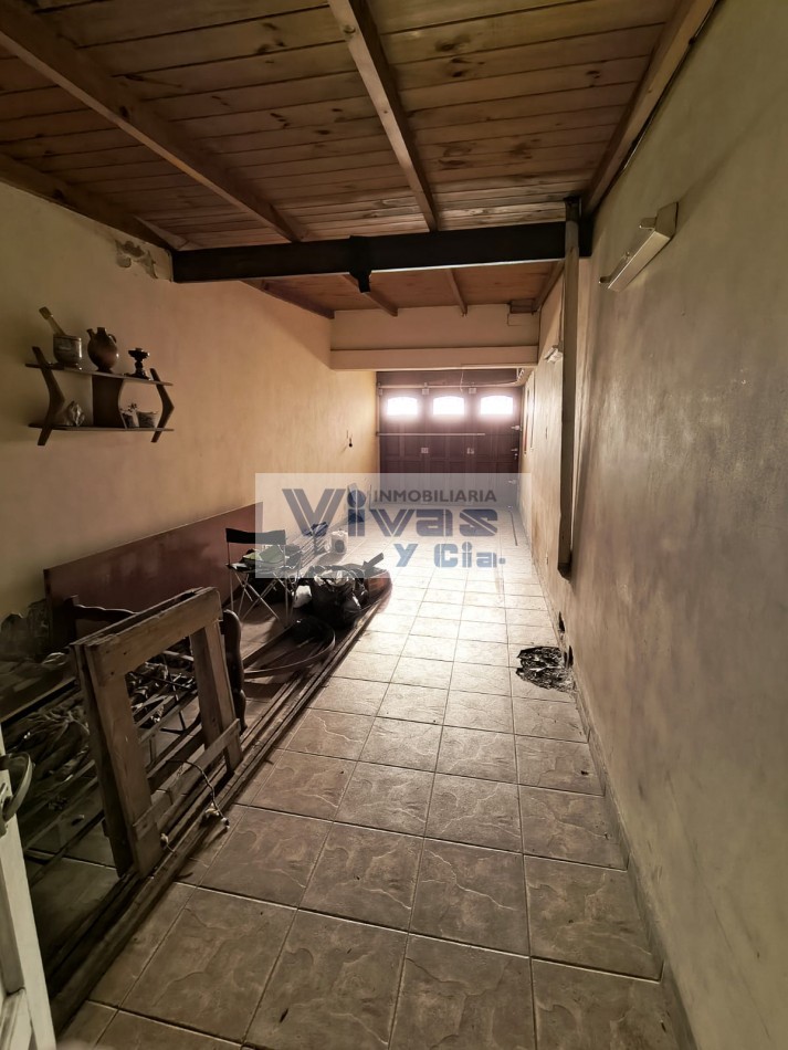 CHALET 3 AMBIENTES CON GARAGE Y PARQUE