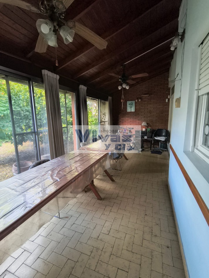 CHALET 3 AMBIENTES CON GARAGE PARQUE Y QUINCHO