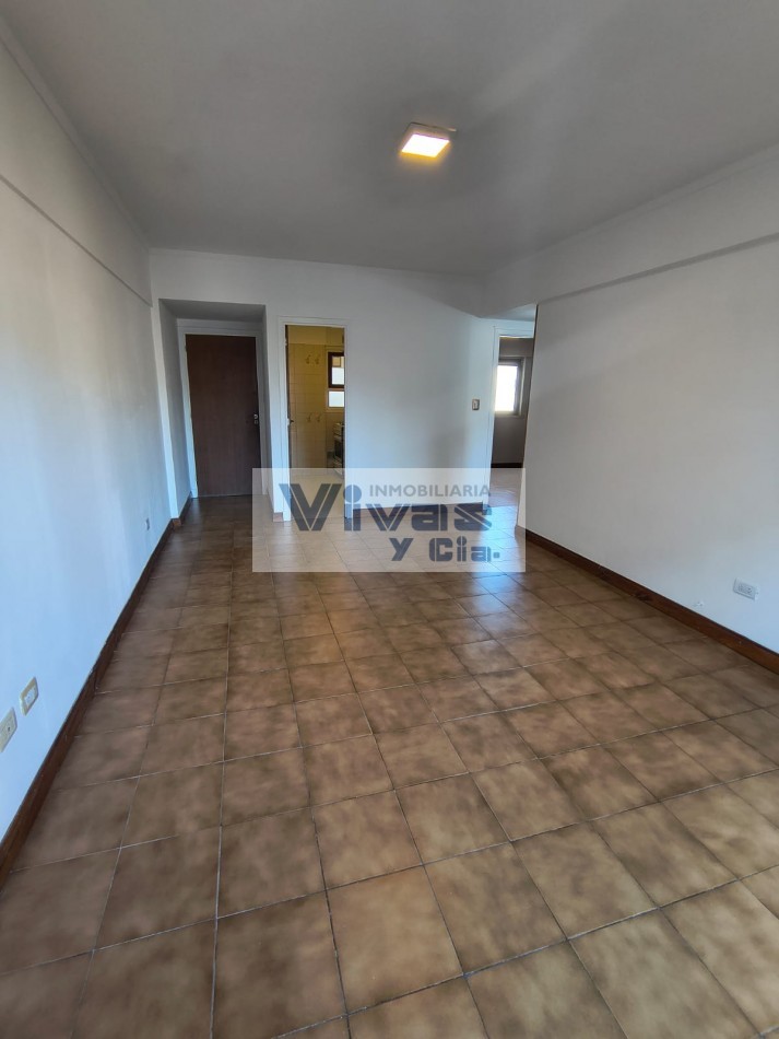 DEPARTAMENTO 3 AMBIENTES CON BALCON Y BAULERA