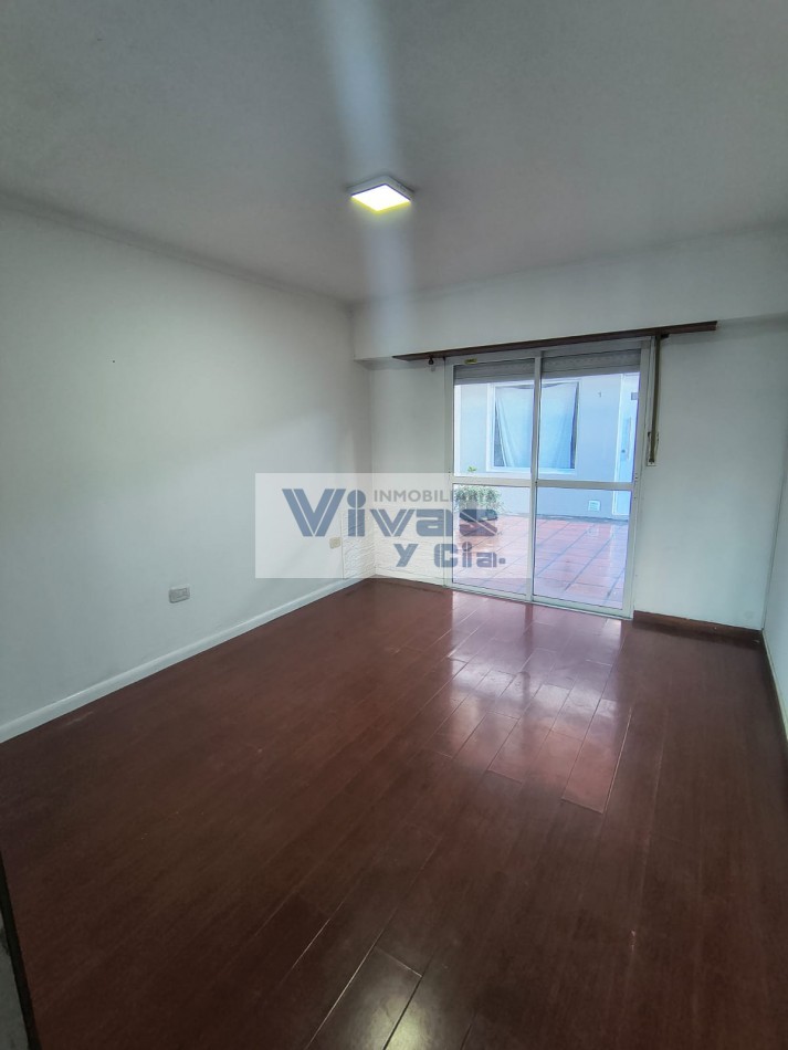 DEPARTAMENTO 2 AMBIENTES CON BALCON A LA CALLE