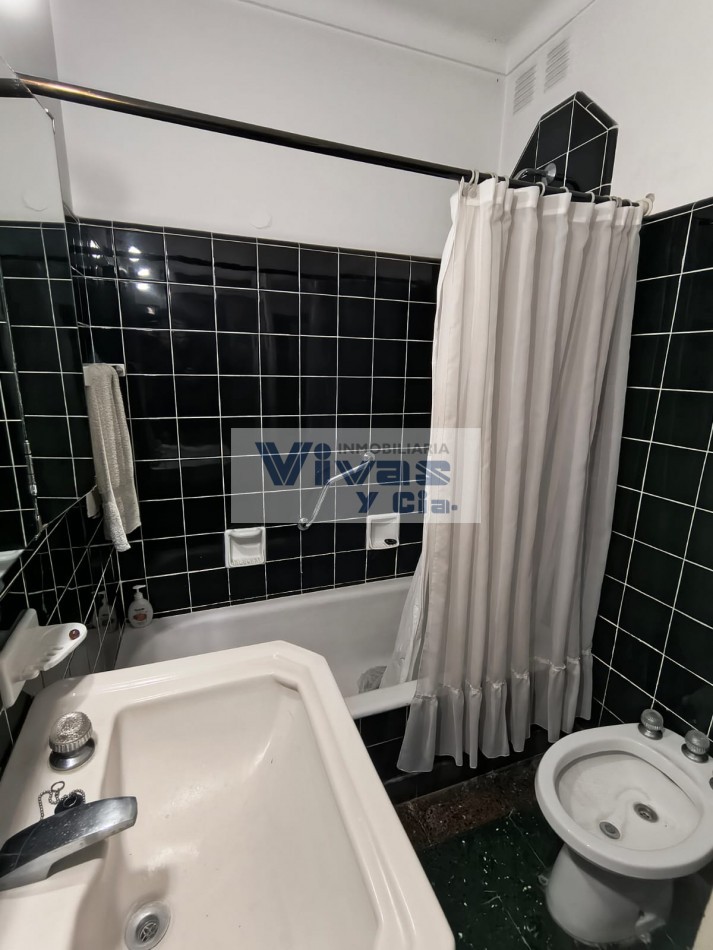 CHALET 3 AMBIENTES CON GARAGE PARQUE Y QUINCHO