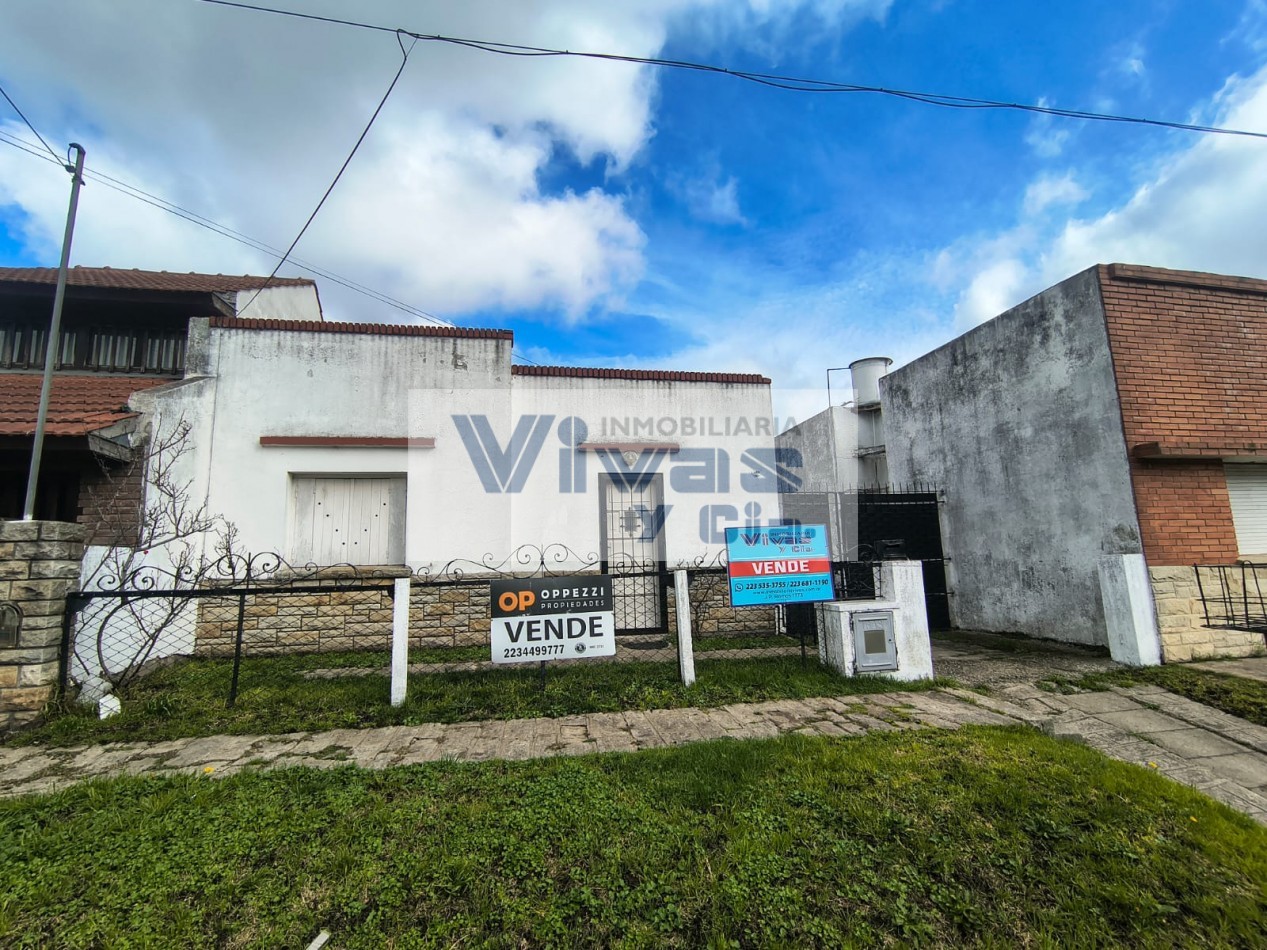 APTO CREDITO CASA 3 AMBIENTES CON GARAGE Y PARQUE