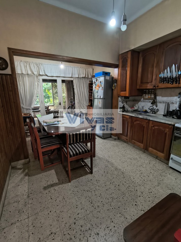 CHALET 3 AMBIENTES CON GARAGE PARQUE Y QUINCHO