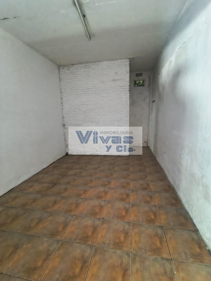 LOCAL SOBRE AVENIDA COMERCIAL
