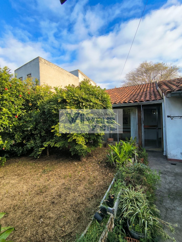 CHALET 3 AMBIENTES CON GARAGE PARQUE Y QUINCHO