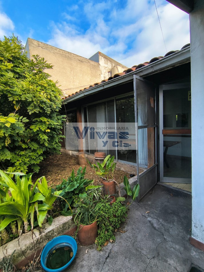 CHALET 3 AMBIENTES CON GARAGE PARQUE Y QUINCHO