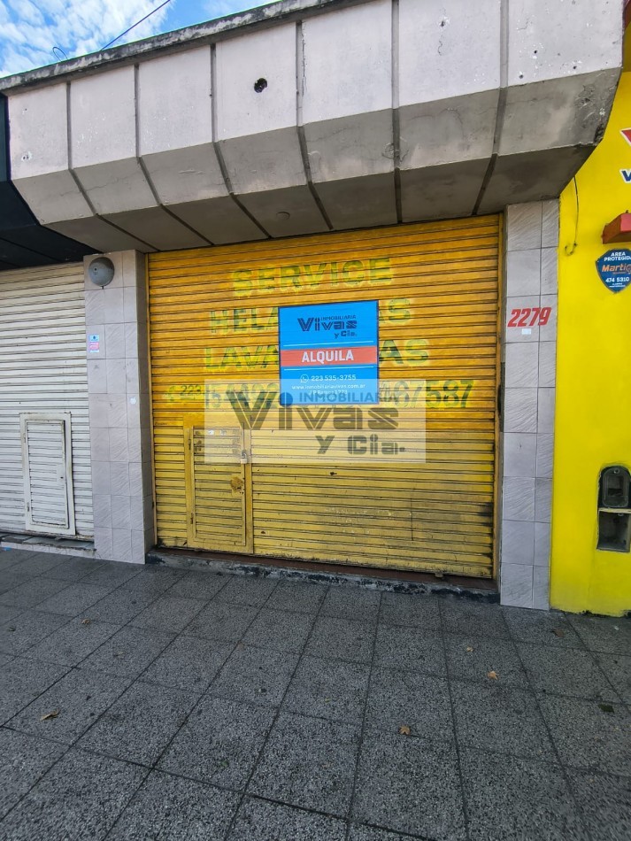 LOCAL SOBRE AVENIDA COMERCIAL