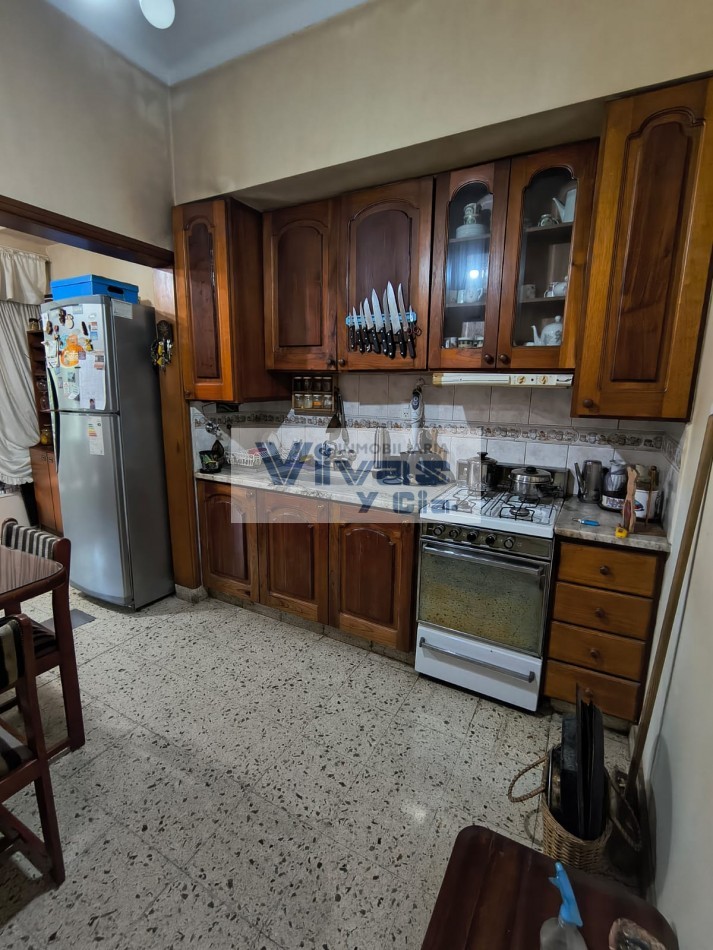CHALET 3 AMBIENTES CON GARAGE PARQUE Y QUINCHO