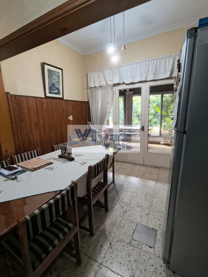 CHALET 3 AMBIENTES CON GARAGE PARQUE Y QUINCHO