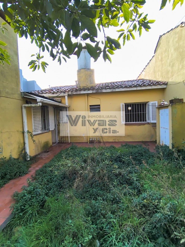 CHALET 3 AMBIENTES CON GARAGE Y PARQUE