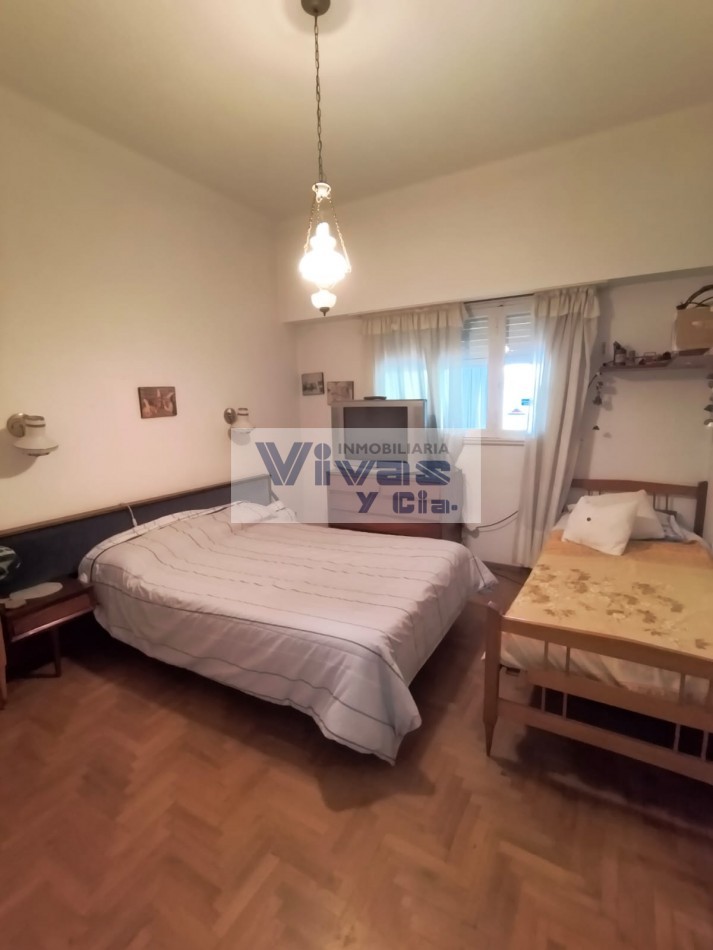 CHALET 3 AMBIENTES CON GARAGE PARQUE Y QUINCHO