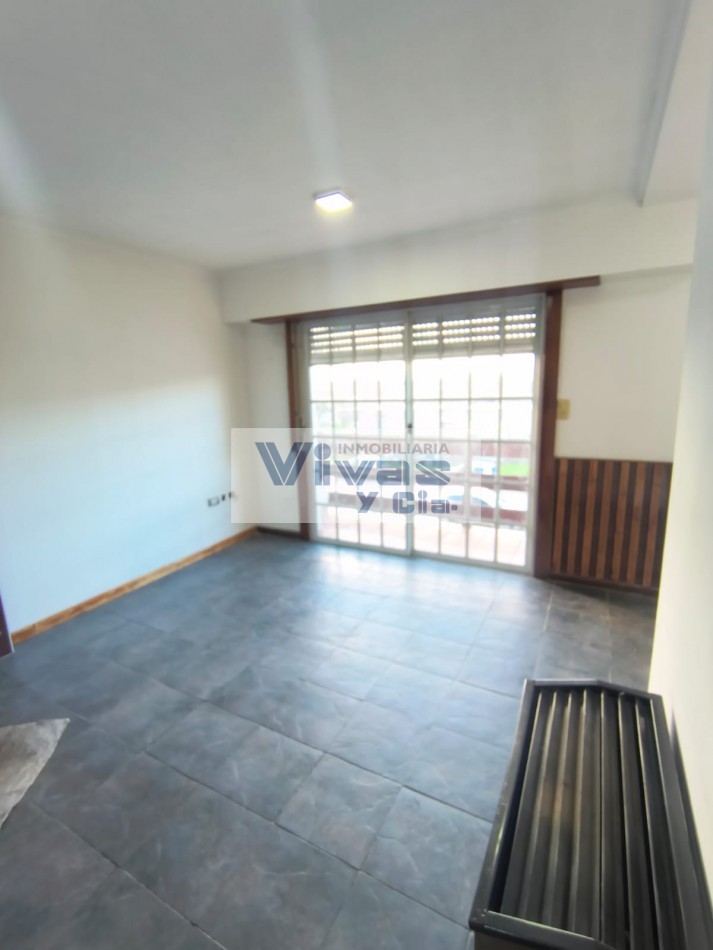 DEPARTAMENTO 2 AMBIENTES CON BALCON A LA CALLE