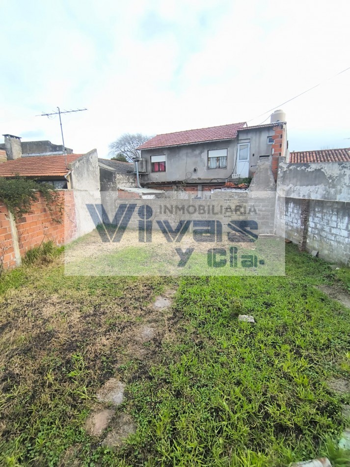 APTO CREDITO CASA 3 AMBIENTES CON GARAGE Y PARQUE