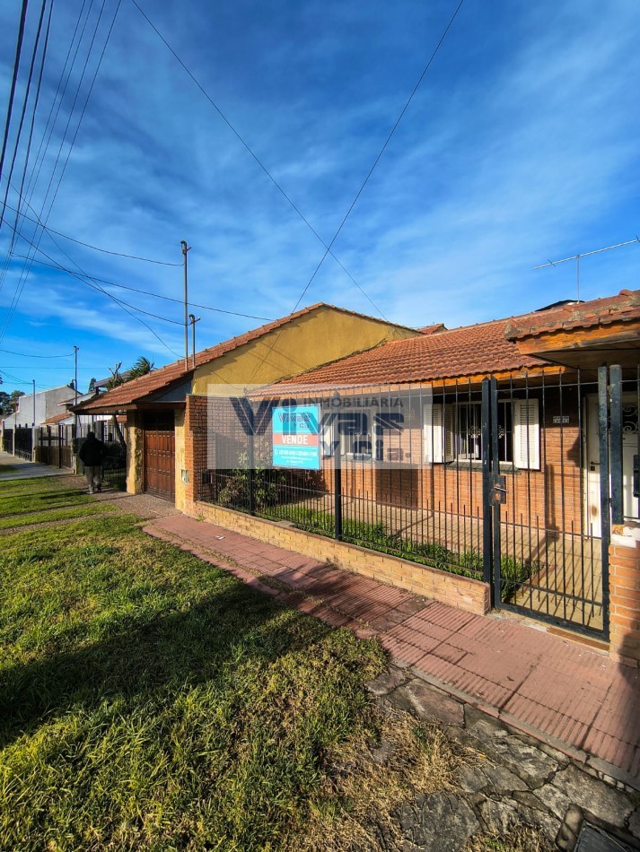CHALET 3 AMBIENTES CON GARAGE Y PARQUE