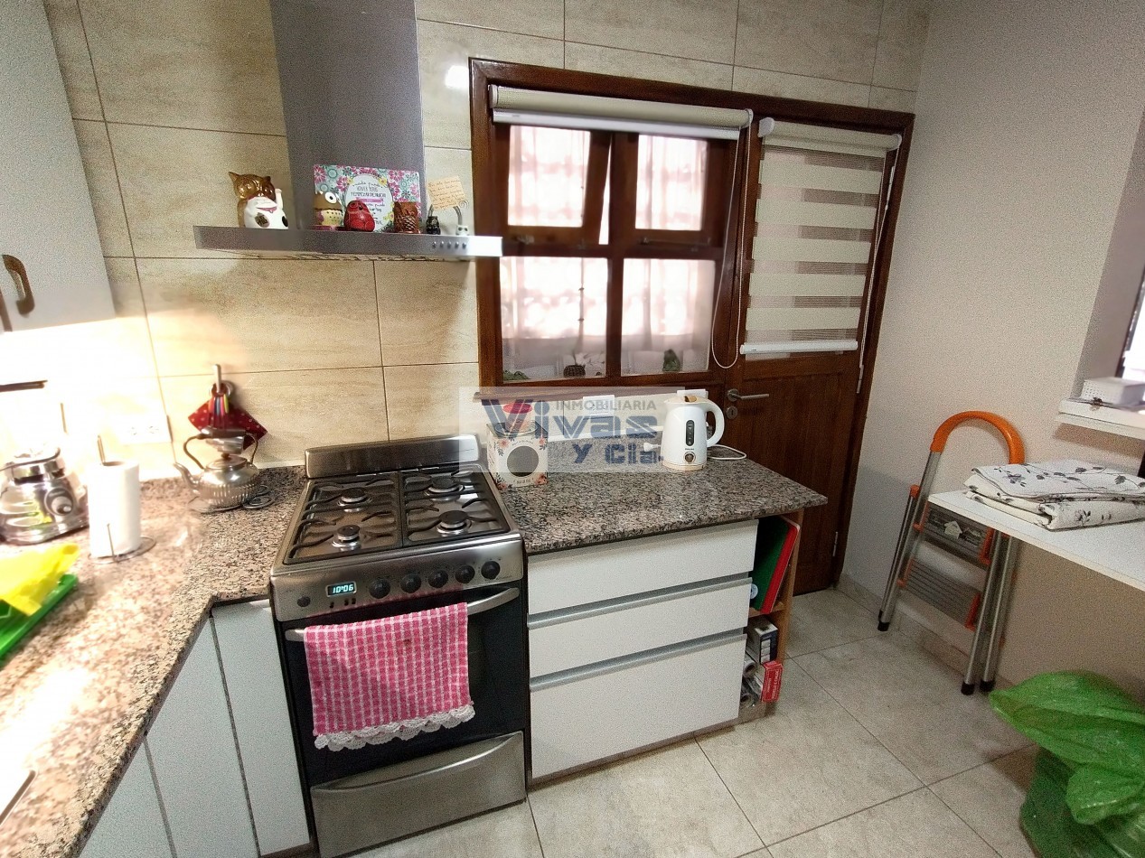ESPECTACULAR DEPARTAMENTO 4 AMBIENTES RECICLADO!!