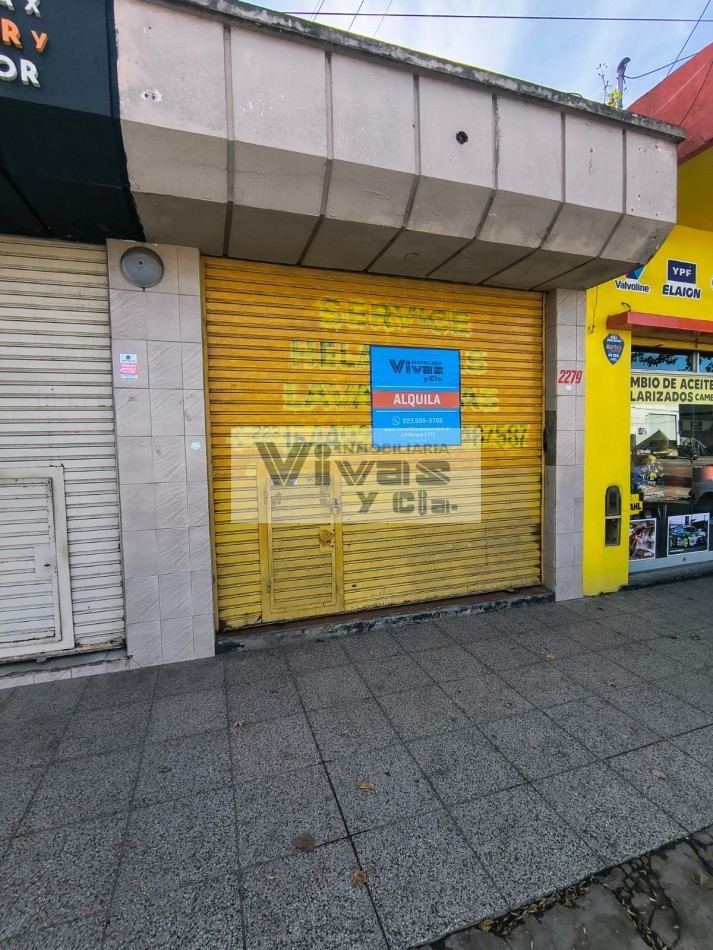 LOCAL SOBRE AVENIDA COMERCIAL