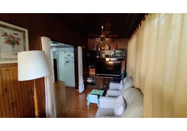 VIVIENDA 3 AMBIENTES CON DEPARTAMENTO