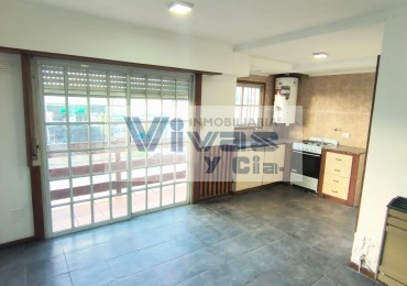 DEPARTAMENTO 2 AMBIENTES CON BALCON A LA CALLE